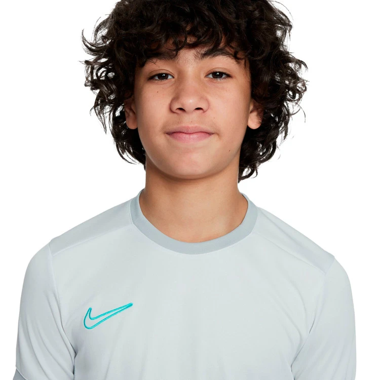 camiseta-nike-academy-25-nino-photon-dust-lt-smoke-grey-dynamic-turq-dynami-2