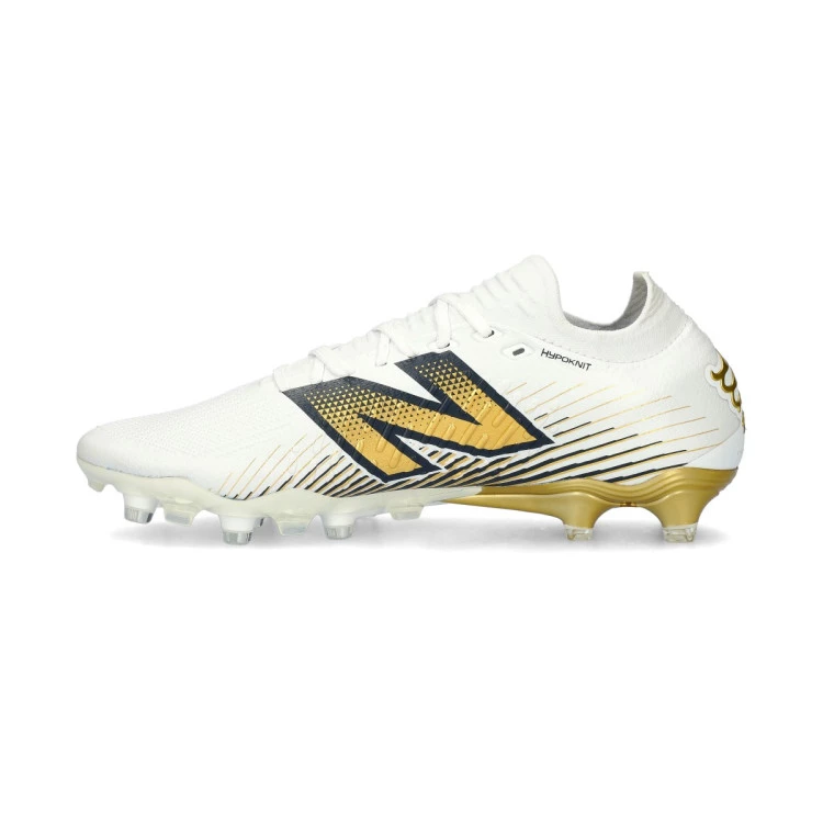 bota-new-balance-tekela-pro-low-laced-fg-v4-unveiling-white-gold-2