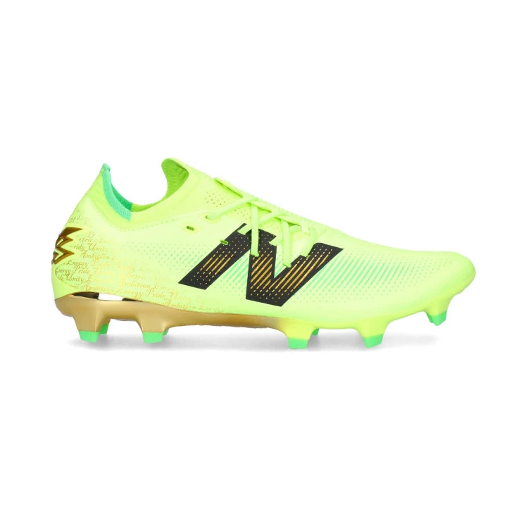 bota-new-balance-tekela-pro-low-laced-fg-v4-bukayo-saka-mint-black-gold-1