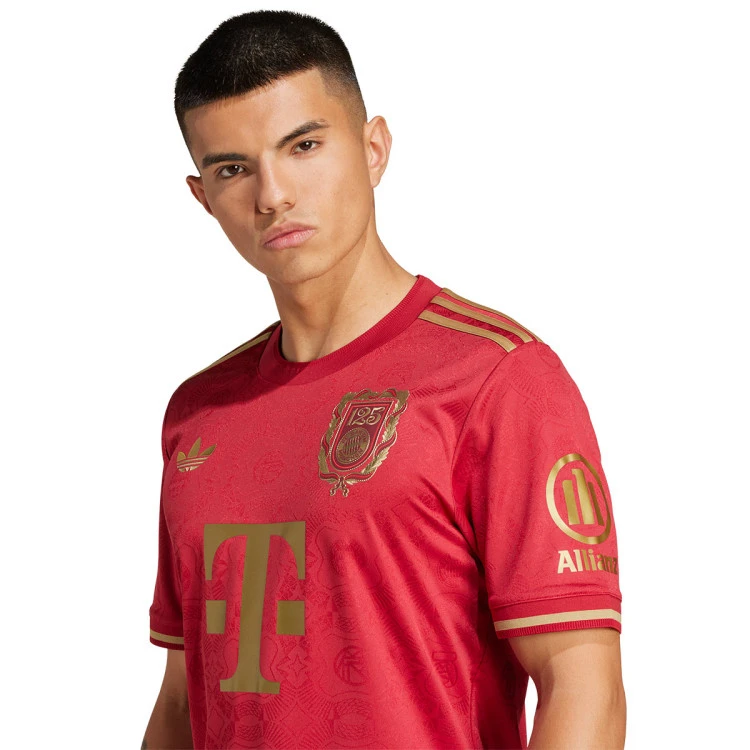 camiseta-adidas-fc-bayern-edicion-especial-125th-aniversario-active-maroon-dark-football-gold-2