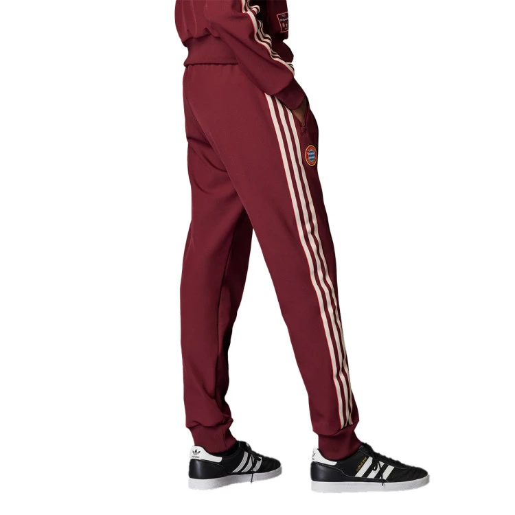 pantalon-largo-adidas-fc-bayern-fanswear-2024-2025-shadow-red-1