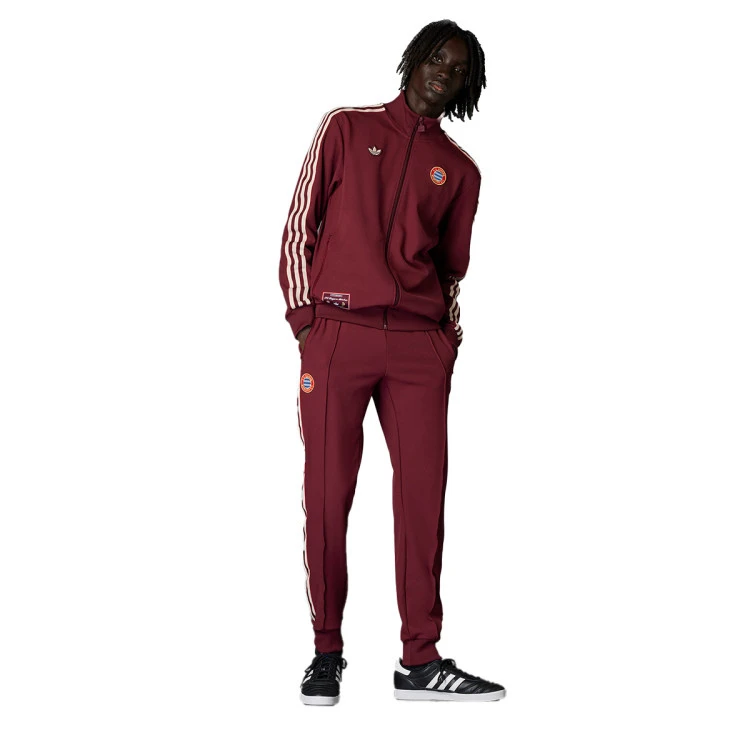 pantalon-largo-adidas-fc-bayern-fanswear-2024-2025-shadow-red-5