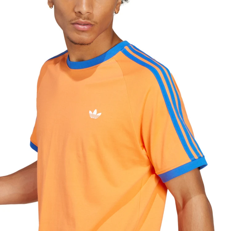 camiseta-adidas-monogram-cali-solar-orange-2