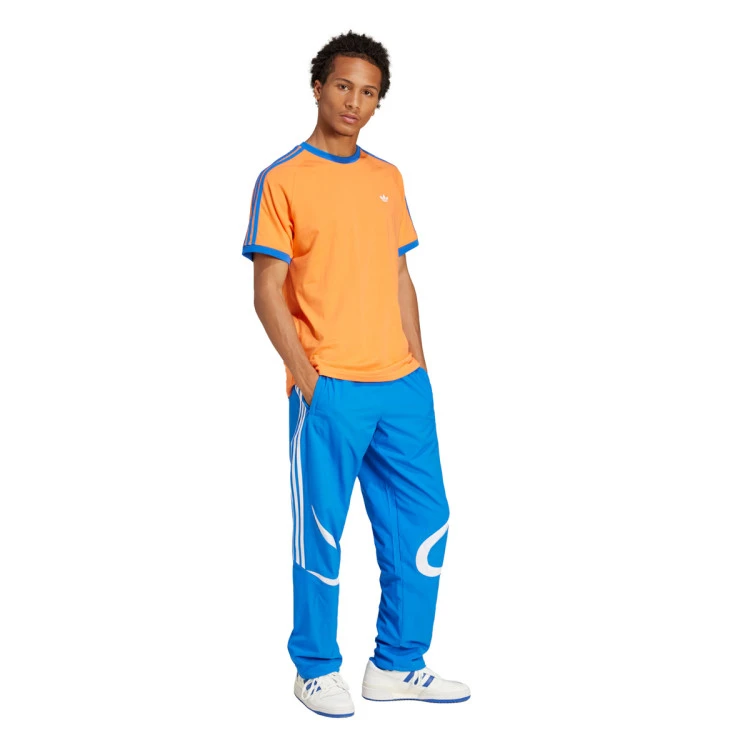 camiseta-adidas-monogram-cali-solar-orange-4