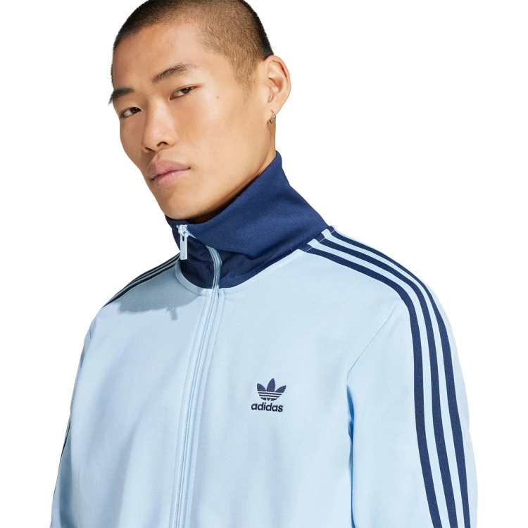 chaqueta-adidas-classic-tt-clear-sky-night-indigo-2