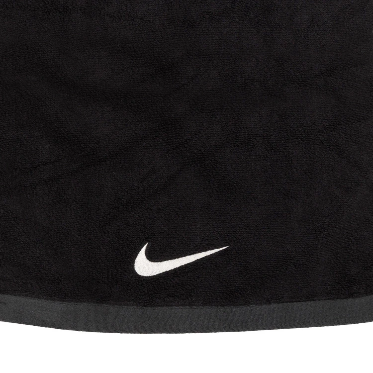 toalla-nike-fundamental-medium-black-white-1