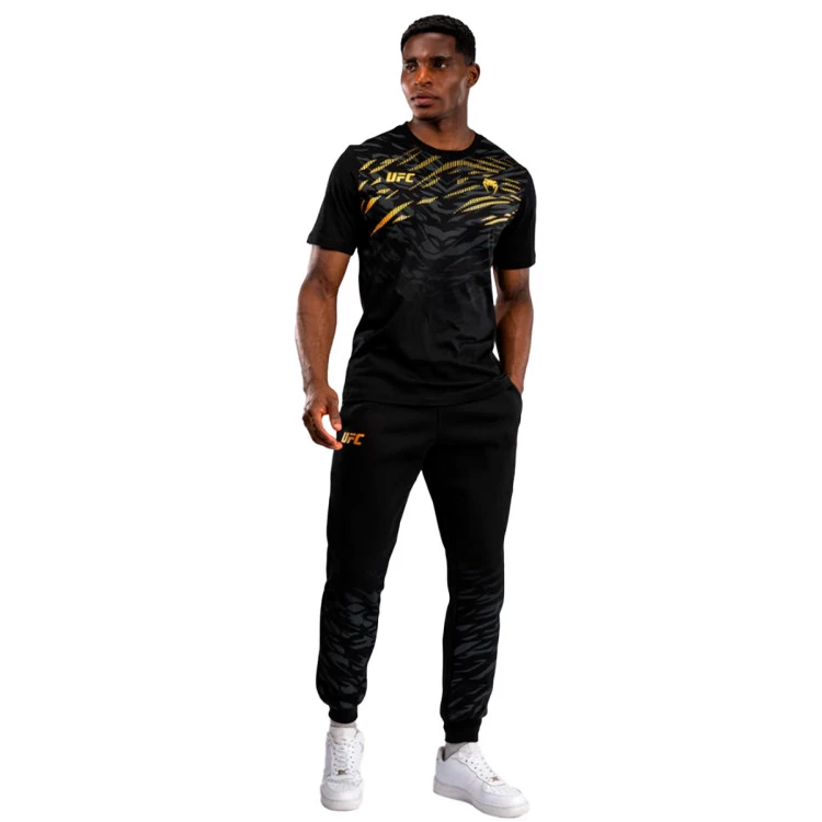 camiseta-venum-fight-night-4.0-black-gold-4