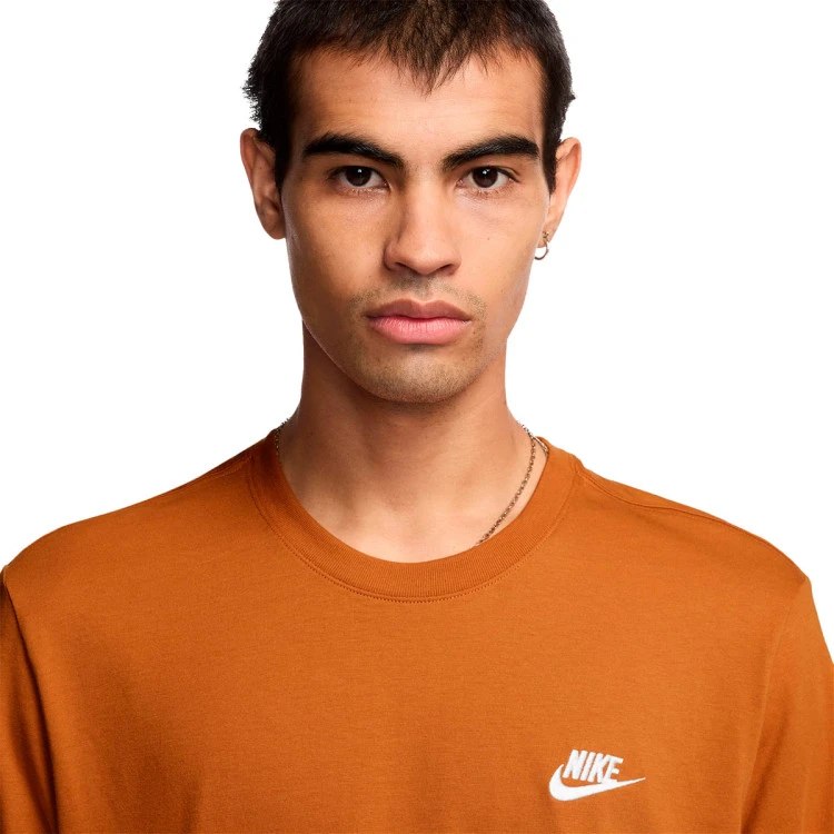 camiseta-nike-sportswear-club-monarch-2