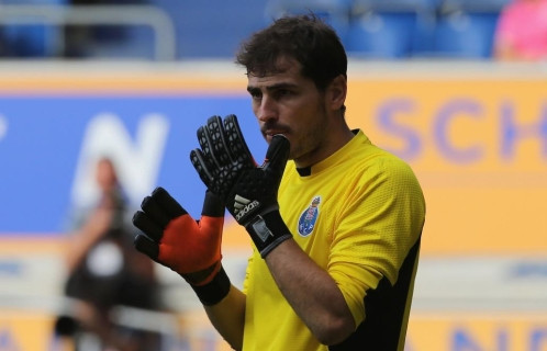 Fundación longitud en casa Qué ocurre con los guantes de Iker Casillas? - Blogs - Fútbol Emotion