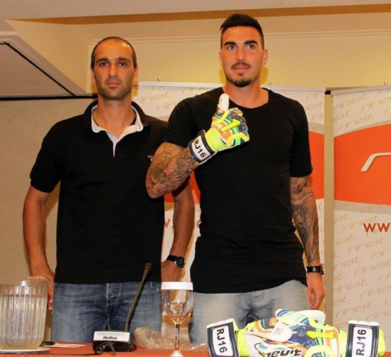 Situación mil negar New signings in the gloves market: Keylor Navas and Roberto Jiménez - Blogs  - Fútbol Emotion