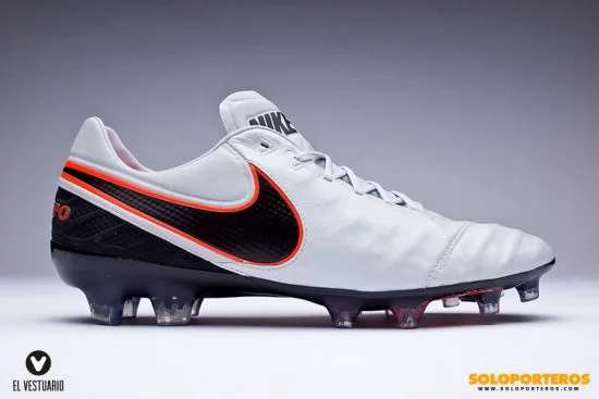 Scarpe calcio nike tiempo 6 tacchetti online