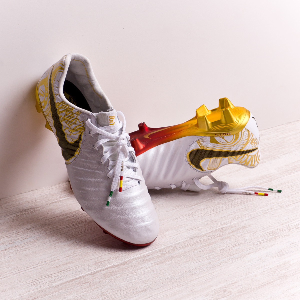 diferente a Ortografía acceso El capitán Sergio Ramos recibe botas exclusivas - Blogs - Fútbol Emotion