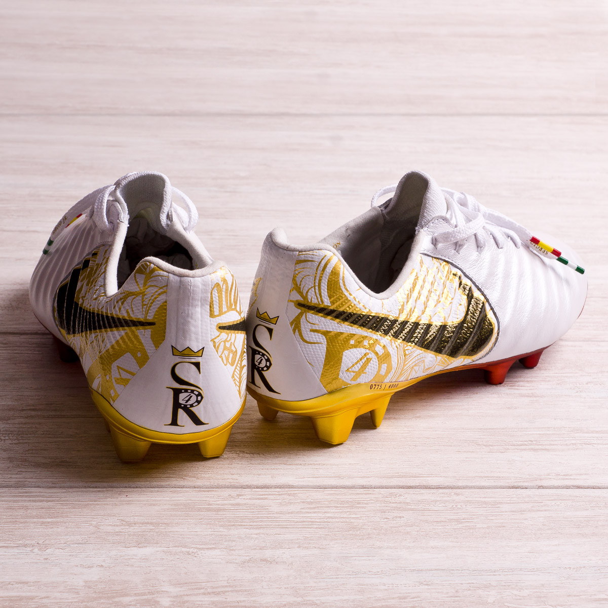 diferente a Ortografía acceso El capitán Sergio Ramos recibe botas exclusivas - Blogs - Fútbol Emotion