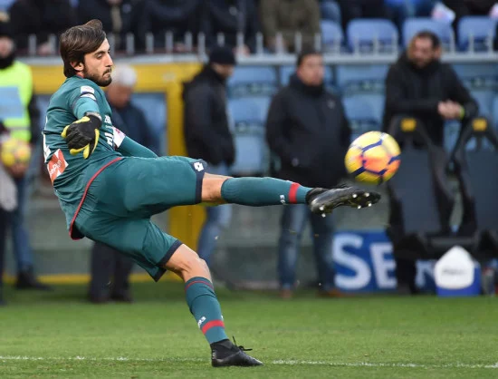 Mattia-Perin-Genoa-Total-black_0.webp