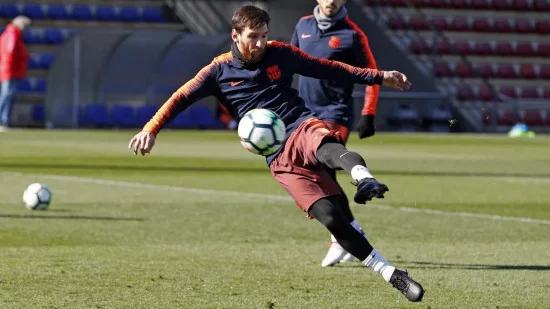 messi-trains-in-blackout-adidas-nemeziz-world-cup-boots-2.webp