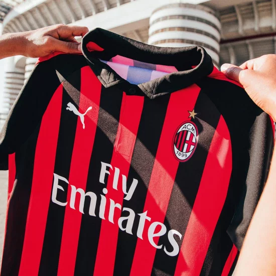 Pos-Camiseta-Milan.webp