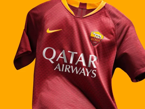 dettagli-maglia-roma-2018-19.webp