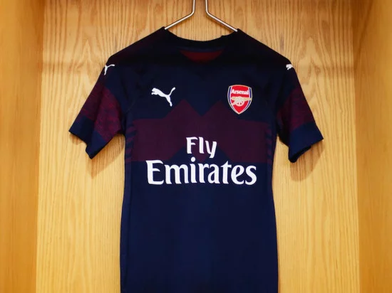 seconda-maglia-arsenal-2019.webp