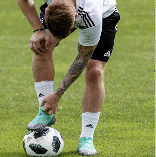 Marco Reus avec des chaussures sans lacets Blogs Futbol Emotion