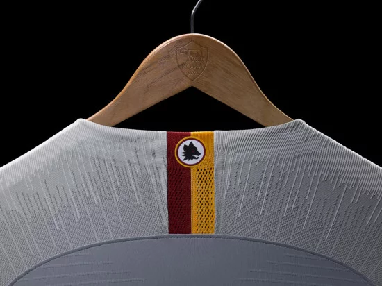 seconda-maglia-Roma-2018-2019-retro.webp