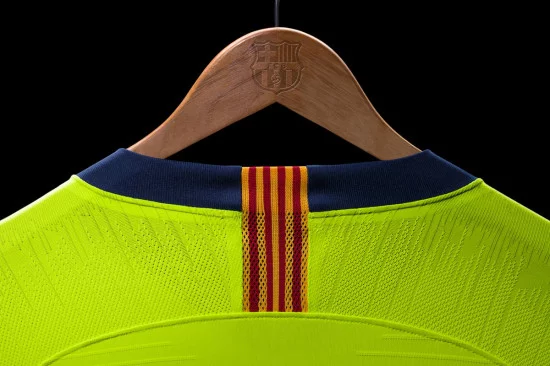 retro-maglia-away-barcellona-2018-2019.webp