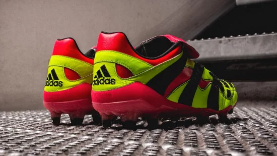 blog_adidas_predator_accelerator_yellow_electricity_2.webp