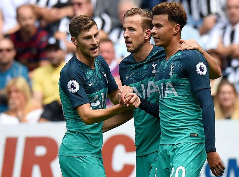 post card blog-tercera-equipación-tottenham-hotspurs-2018-2019-todos.webp