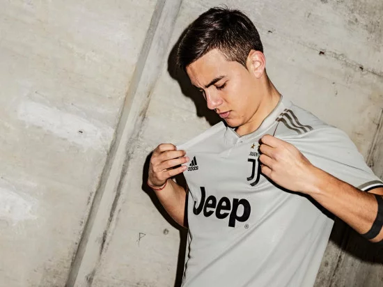 Seconda-maglia-juve-dybala-2019.webp