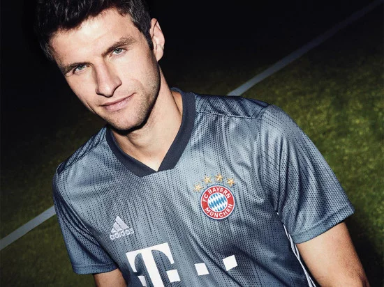 muller-terza-maglia-bayern-2018-2019.webp