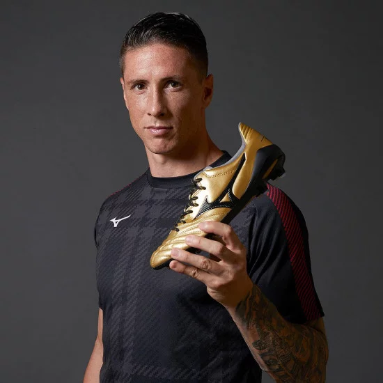 Fernando Torres con Mizuno Football Blogs Futbol Emotion