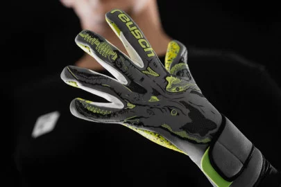 Reusch-XRay-futbolemotion-portada.webp