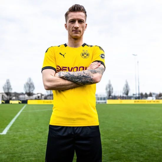 19AW_Social_TS_BVB_HOME-Shirt_1x1_14.webp