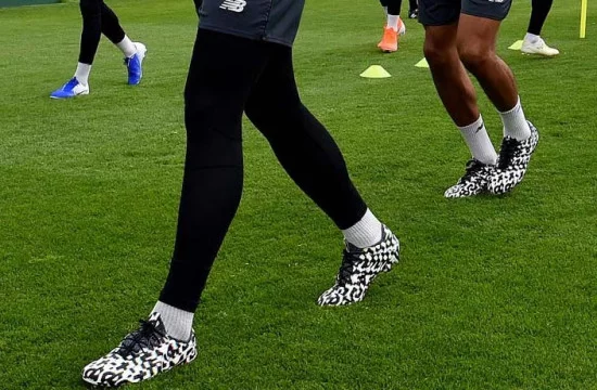 blog-nuevas-botas-nike-dazzle-camo-van-dijk.webp