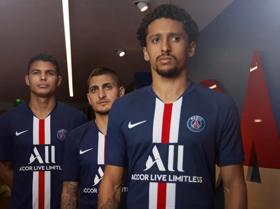 paris-saint-germain-maglia-2019-2020.webp