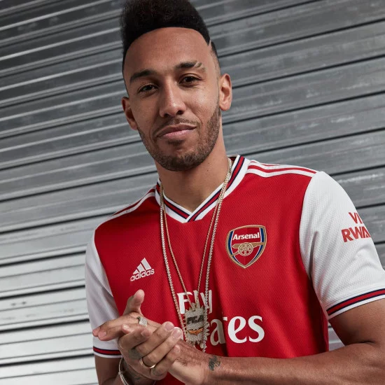 auba-Maglia-arsenal-adidas-2019-2020.webp