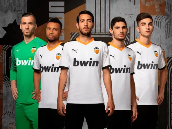 Puma-maglia-home-Valencia-2019-2020.webp