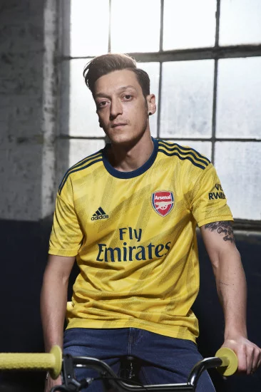 13300772_Adidas_FW19_Arsenal_AWAY_Ozil_Away_142.webp.webp