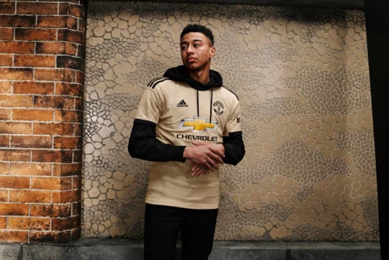 blog-segunda-equipación-machester-united-2019-2020-lingard.webp