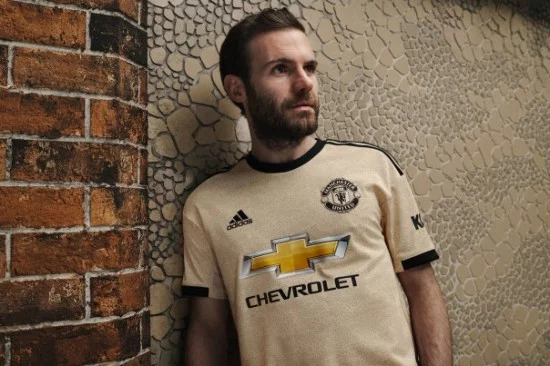 blog-segunda-equipación-manchester-united-2019-2020.mata_.webp