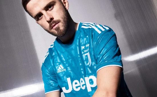 Post-Juventus-tercera-equipación-6.webp