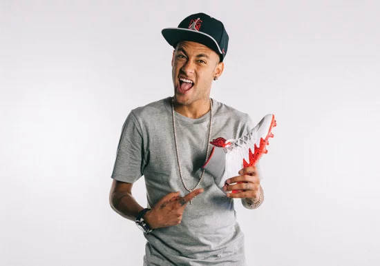 blog-la-historia-de-las-botas-de-neymar-jr-hypervenom-jordan-white.webp