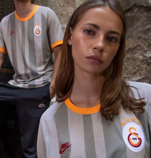 terecra-camiseta-Galatasaray-1.webp