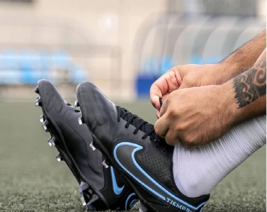 post-que-no-hacer-con-tus-botas-de-futbol-nike-tiempo-cordones.webp