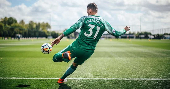 blog-entrenamiento-porteros-en-casa-ederson.webp