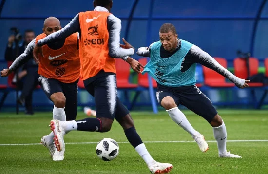 blog-fg-en-cesped-artificial-mbappe.webp