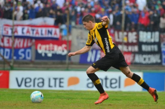 blog-fede-valverde-peñarol-mercurial.webp