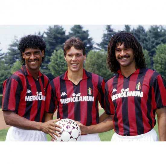 blog-melhores-camisas-futebol-futbolemotionpt-acmilan.webp