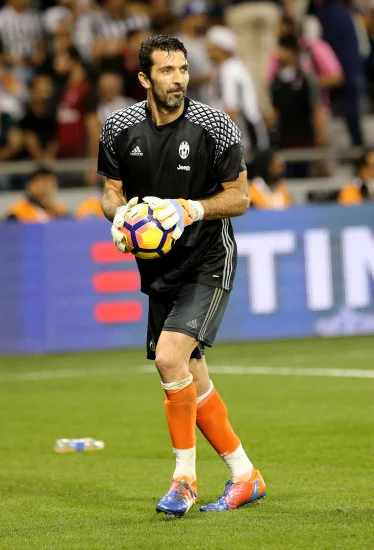 Gianluigi_Buffon_(31815848711).webp