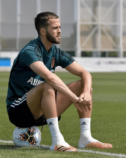 miralem-pjanic-adidas-predator-20.webp