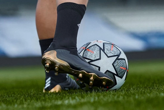 mejores-botas-para-porteros-futbolemotion-5.webp